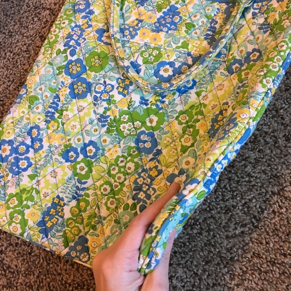 {Vera Bradley} English Meadow Premiere Slim Tote - Picture 6 of 6